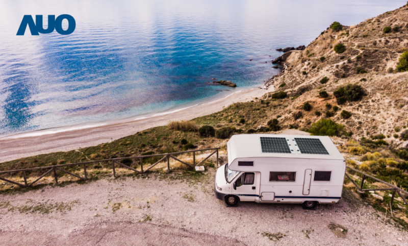 「可撓輕量化太陽光電板SunCurva」使用輕量特殊耐候型複合板取代傳統太陽能板的玻璃前板，不僅降低70%重量，每米平方僅3Kg；具有抗衝擊性能及通過電磁相容性測試，可應用於交通運輸工具，如露營車、遊艇等