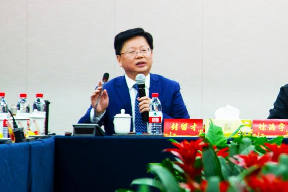 集团与泰州中学联合举办“校企同关爱，励学助成长”座谈会